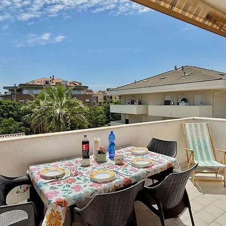 Modern With Terrace Within Walking Distance Of The Sea Apartmán Montesilvano Marina